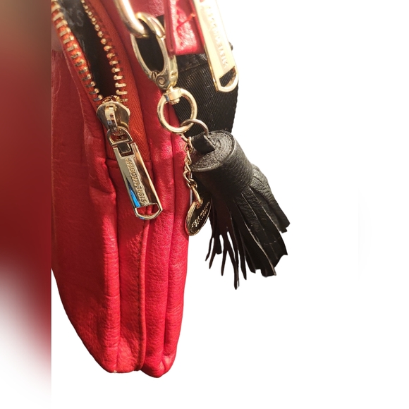 Steve Madden Messenger Bag In Red & Black with Gold Accents - Picture 3 of 13